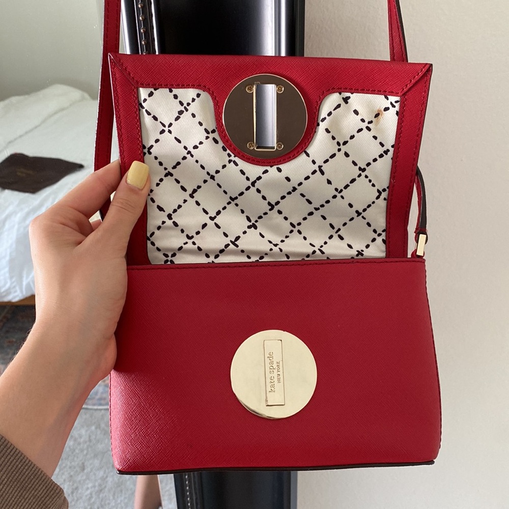 Kate Spade Crossbody - Picture 2 of 6